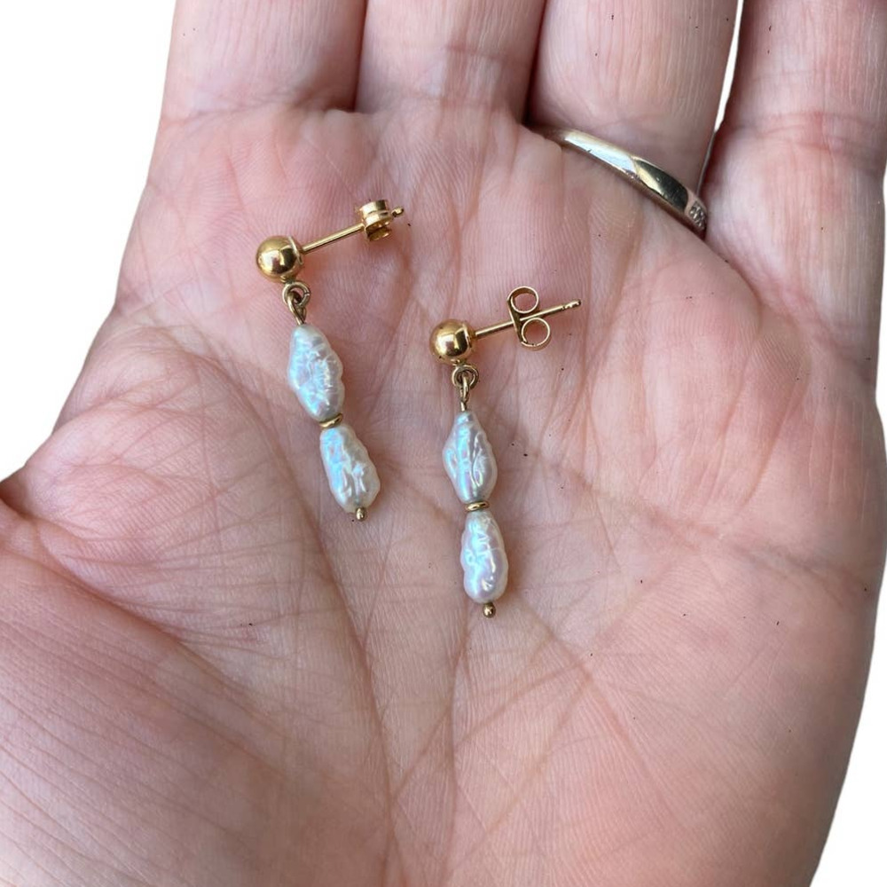 Vintage 14k Yellow Gold Baroque Dainty Freshwater Pearl Stud Dangle Earrings - Picture 3 of 4